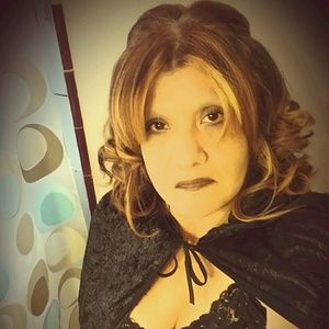 Meet your Posher, Raquel